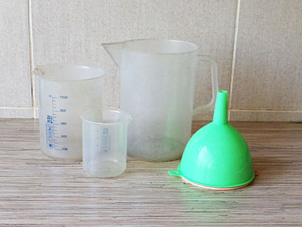 Пластиковая посуда необходима в алхимической лаборатории