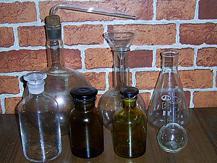 Колбы и склянки для алхимической работы